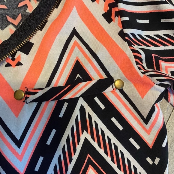 Womens Size Small rue 21 Shirt Chevron Geometric Print, Pink Black 3/4 Sleeves - Picture 4 of 5